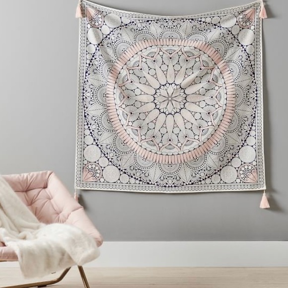 Pottery Barn Teen Other - POTTERY BARN DORM medallion wall tapestry